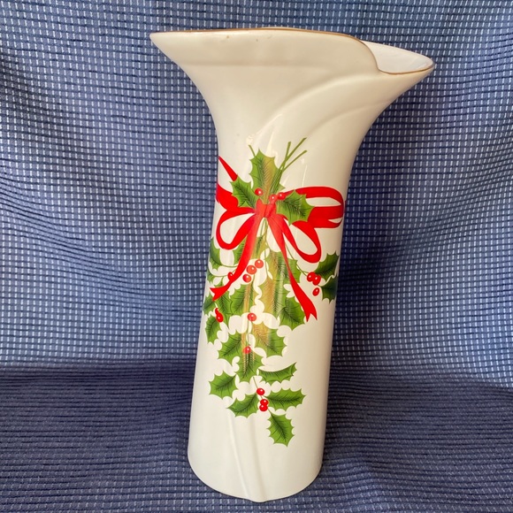 Mount Clemens Pottery Ribbon and Holly Tall Vase - Picture 1 of 7